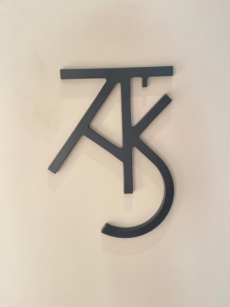 Takas Hotel 2* Radhimë